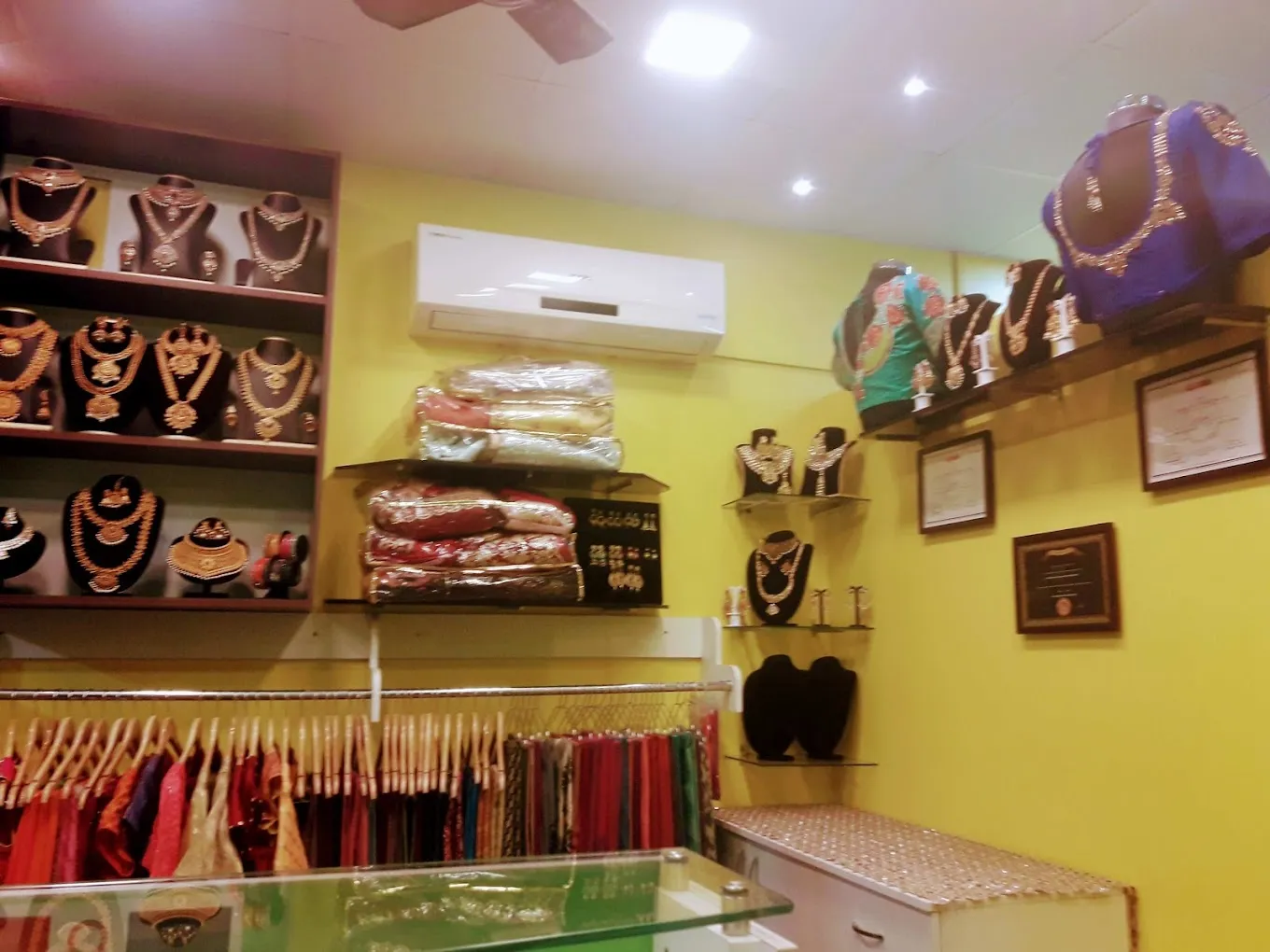 Rakshana Fashion